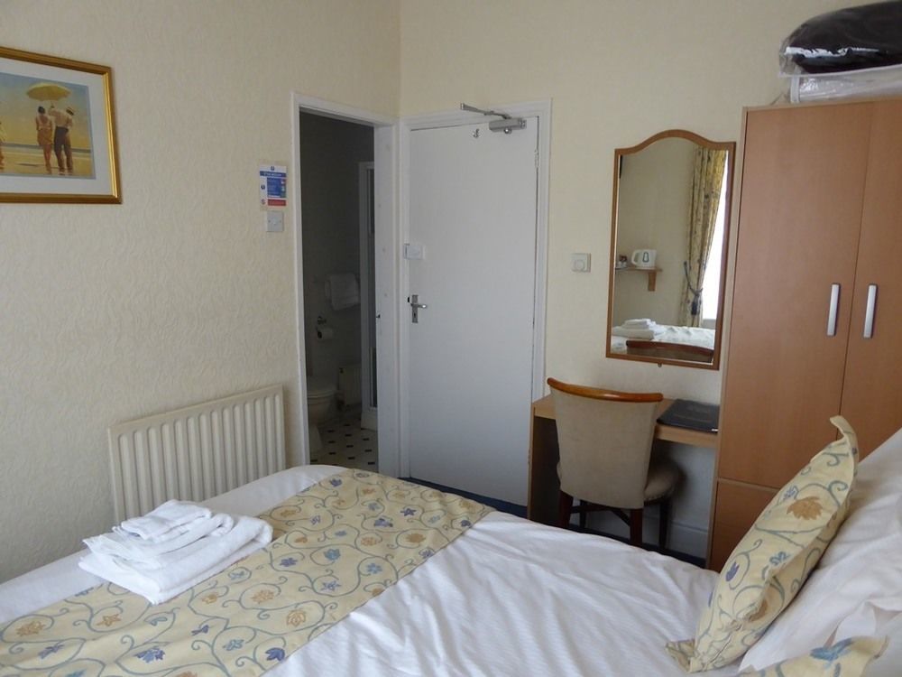 The Berwick - Over 40'S Only Blackpool Exteriör bild
