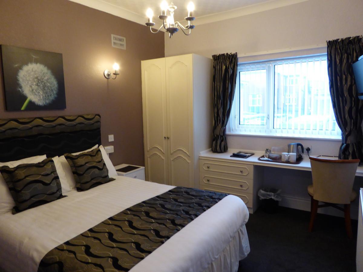 The Berwick - Over 40'S Only Blackpool Exteriör bild