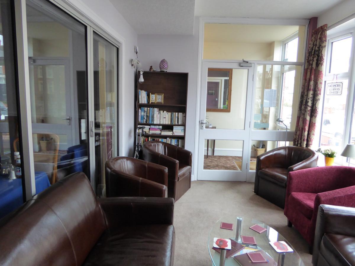 The Berwick - Over 40'S Only Blackpool Exteriör bild