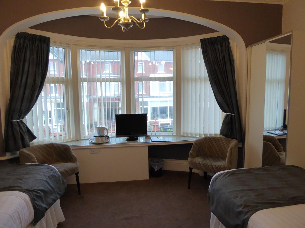 The Berwick - Over 40'S Only Blackpool Exteriör bild