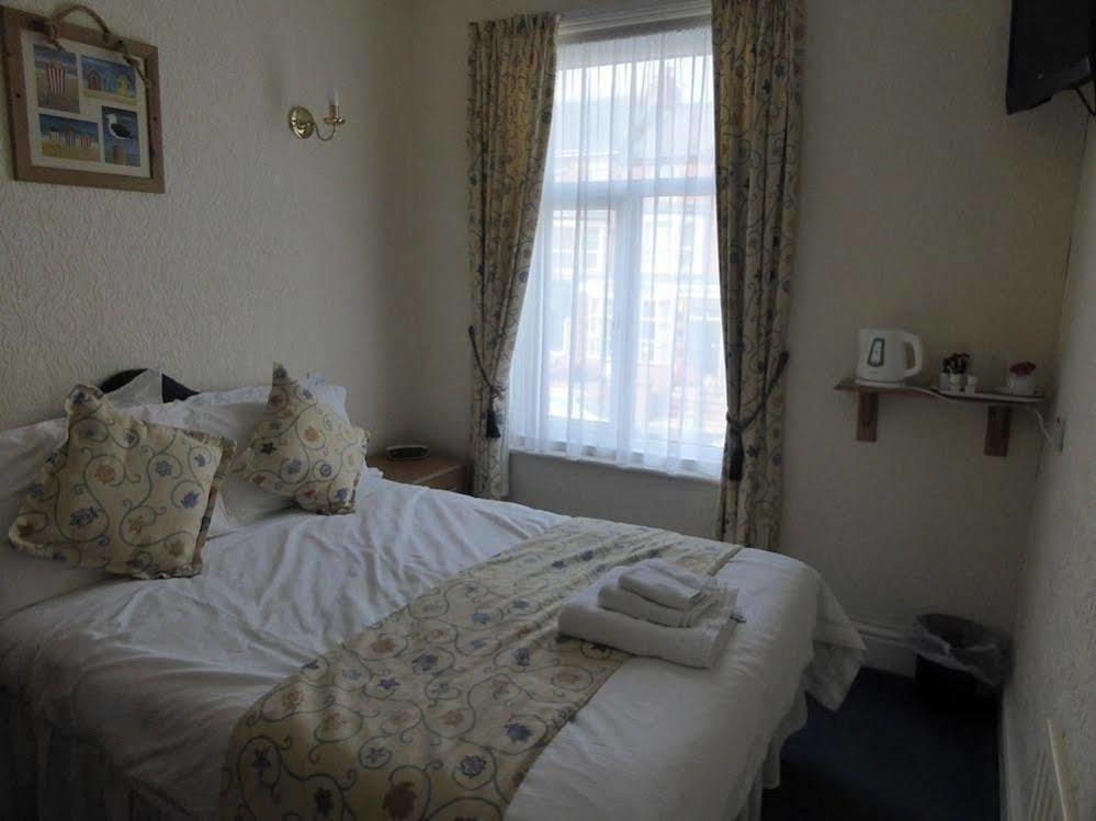 The Berwick - Over 40'S Only Blackpool Exteriör bild